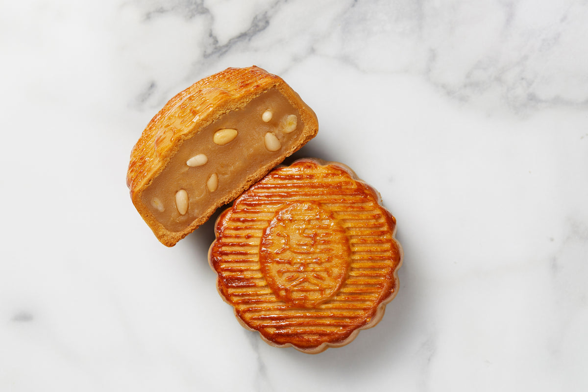 Baked White Lotus Paste with Pine Nuts