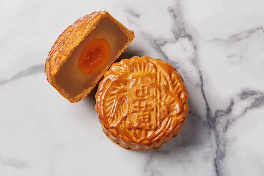 Baked White Lotus with Single Yolk